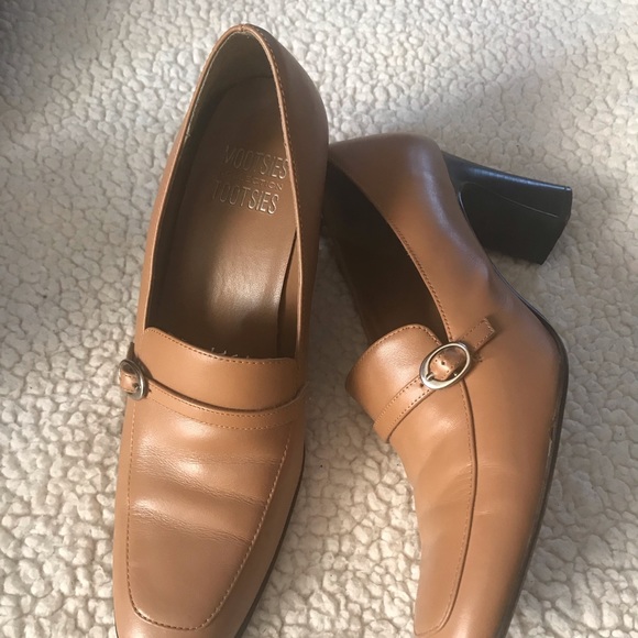 Mootsie Tootsies Tan Heels - Picture 2 of 3